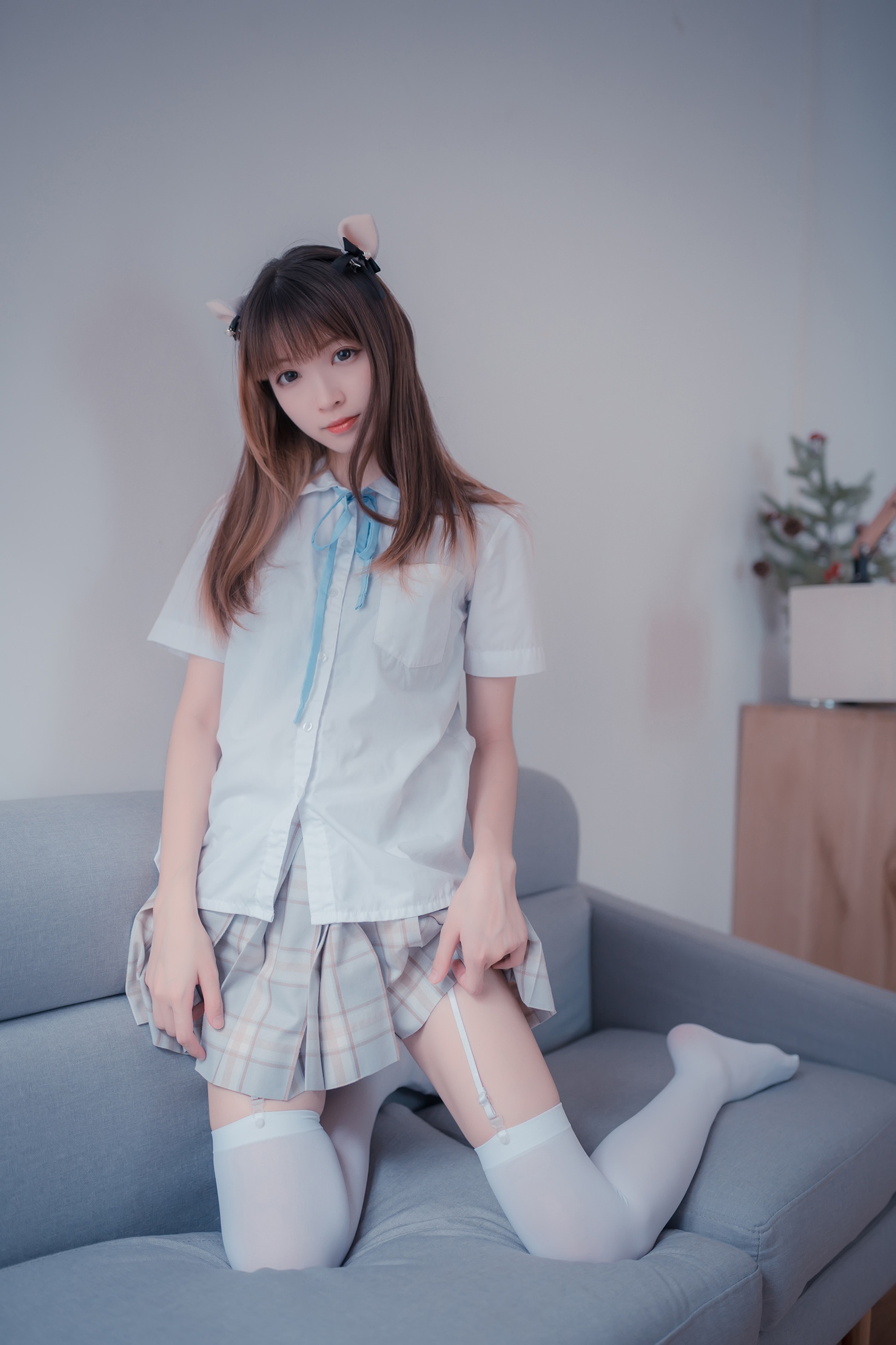图片[1]-兔玩印画 – NO.048 [兔玩印画] 沙发上的jk少女-XikXak